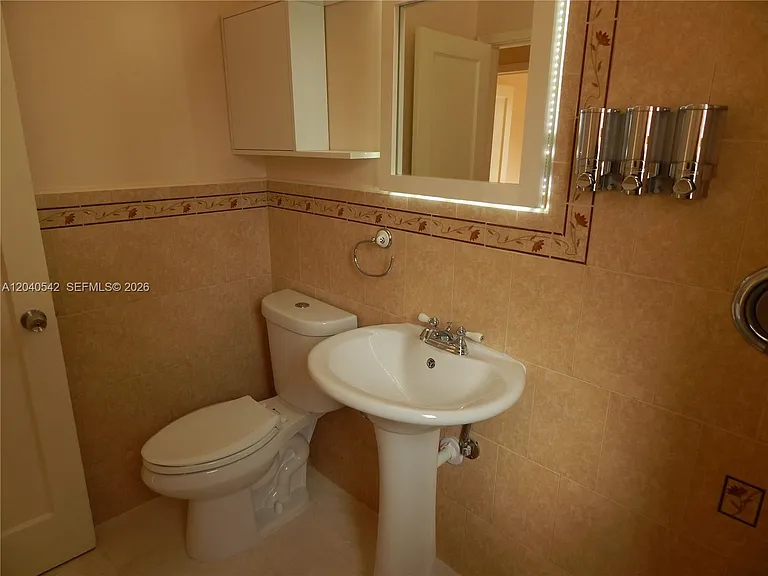 1841 SW 37th Ave — Photo 17