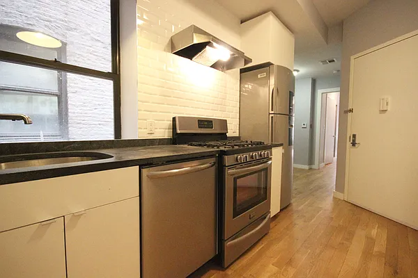 Rented by Nooklyn NYC LLC | media 13