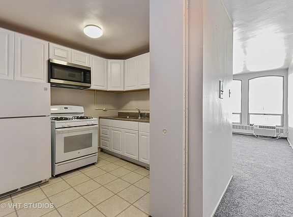 4th image of 1450 E 55th St #1027S