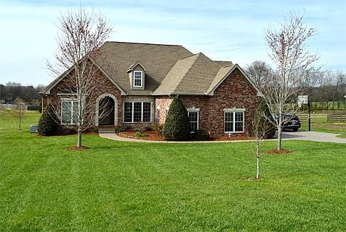 2nd image of 2207 Twin Peaks Ct