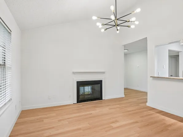 5300 Keller Springs Rd APT 2055, Dallas, TX 75248