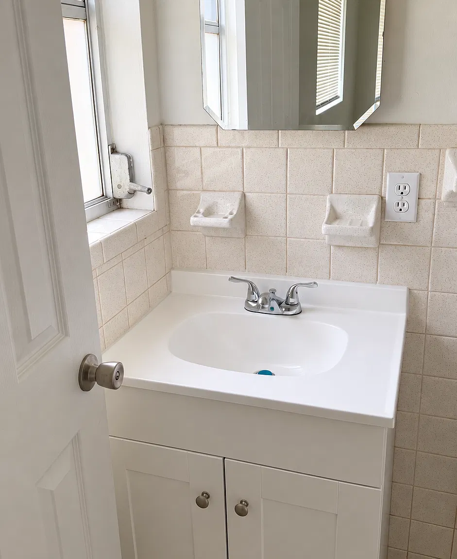 3 bed, 1.5 bath, 1510 sqft, $1,700 — Photo 2