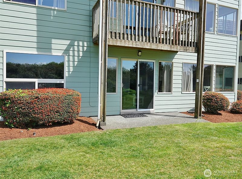 4th image of 643 Ocean Shores Boulevard NW #102