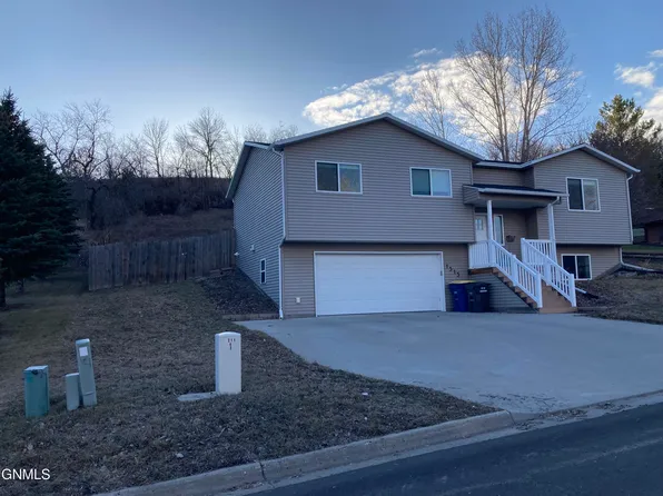 1513 5th Ave NW, Jamestown, ND 58401