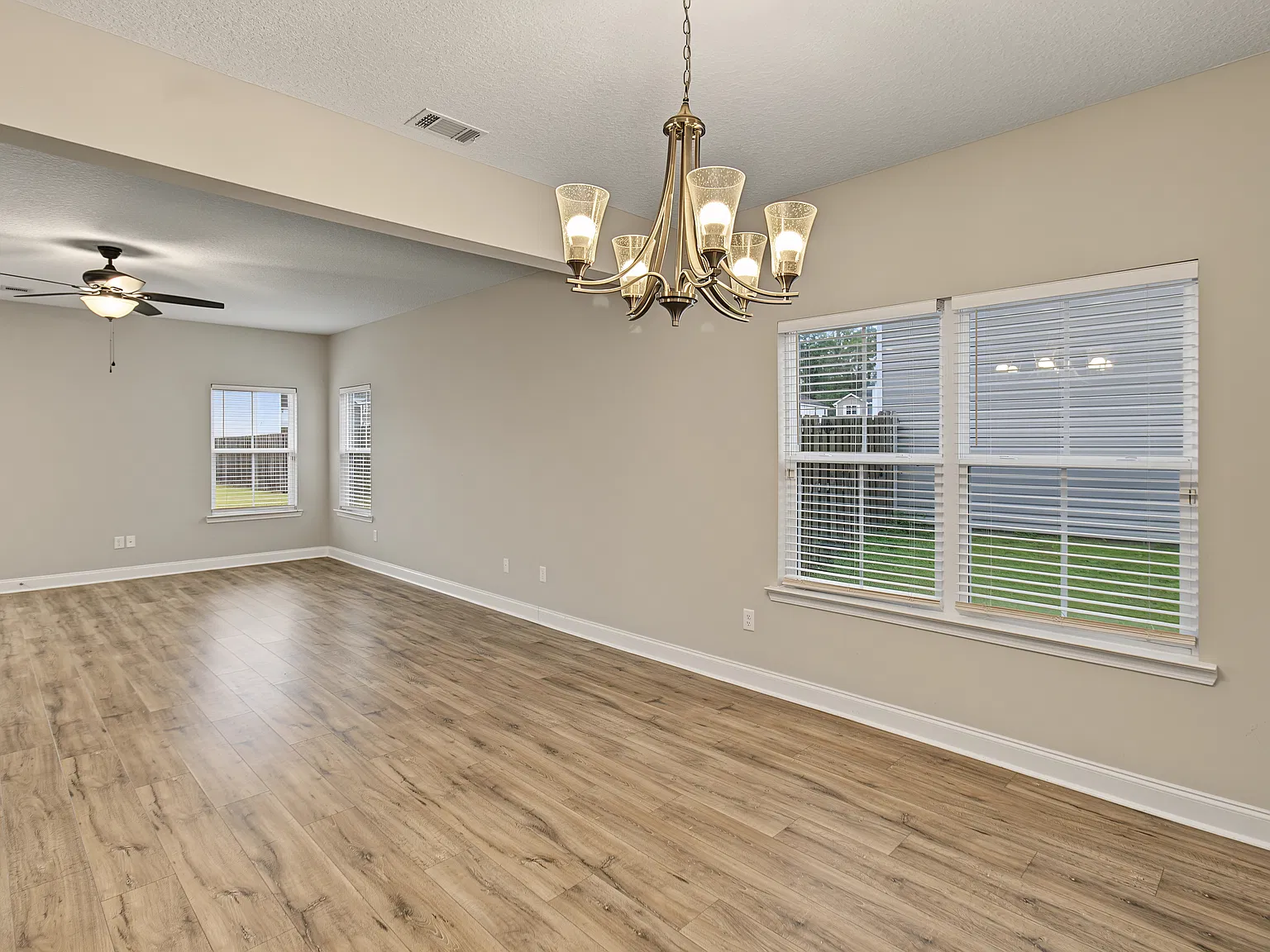 618 Fairview Circle - 1 — Photo 2