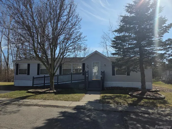 167 Laurel Leah, Oxford, MI 48371