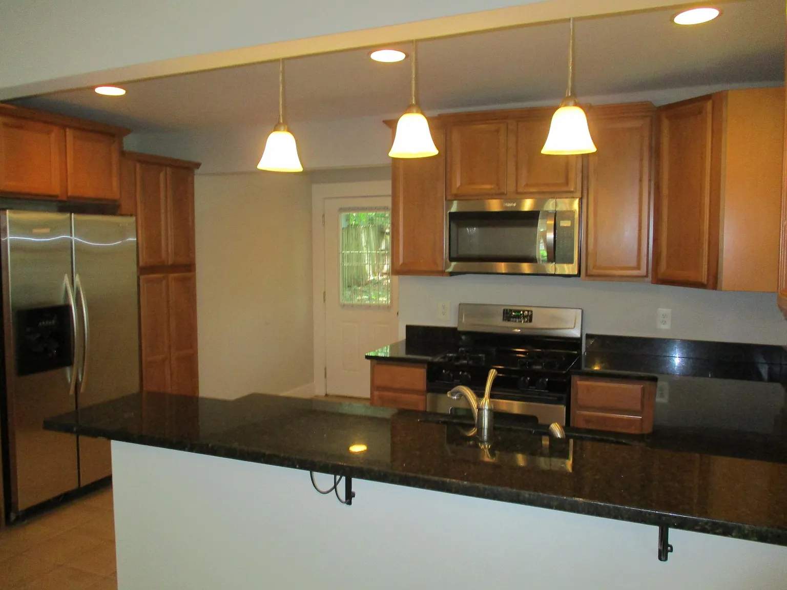 3 bed, 1382 sqft, $2,900 — Photo 4