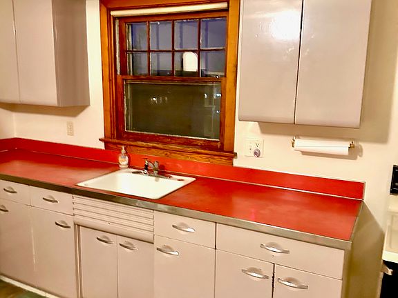 Kitchen - Vintage 50's steel cabinets in very good condition