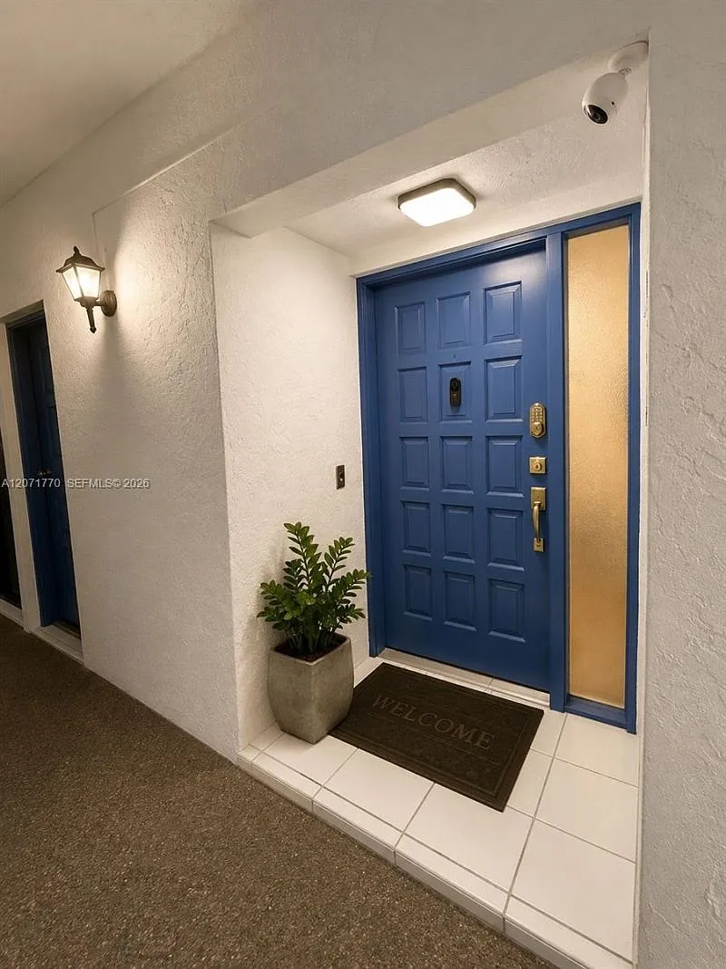 3 bed, 2.0 bath, 1370 sqft, $2,700 — Photo 4