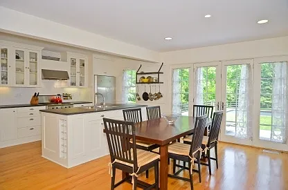 Charming East Hampton Village Home for Summer or year round — Photo 4