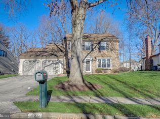 2 Sheffield Ct, Mount Laurel, NJ 08054
