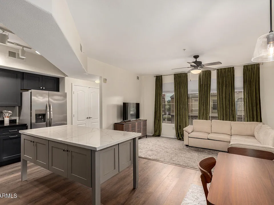 240 W Juniper Ave #1010
