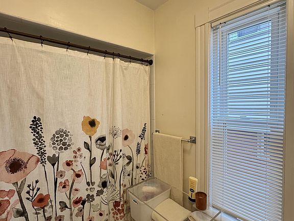 3rd image of 31 Belmont St #2