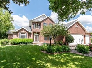 1702 Alexandria Ct, Waunakee, WI 53597