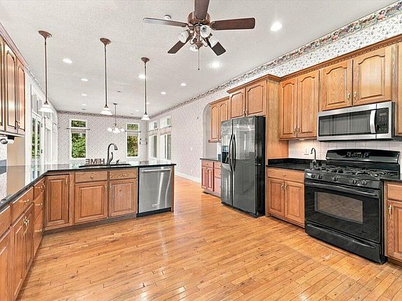 2nd image of 323 Harmon Rd