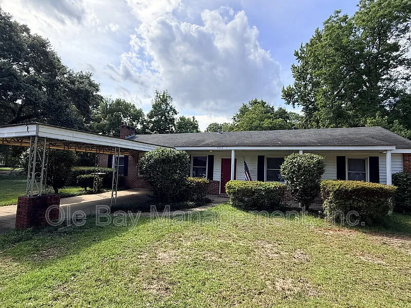 4650 Rosewood Dr
