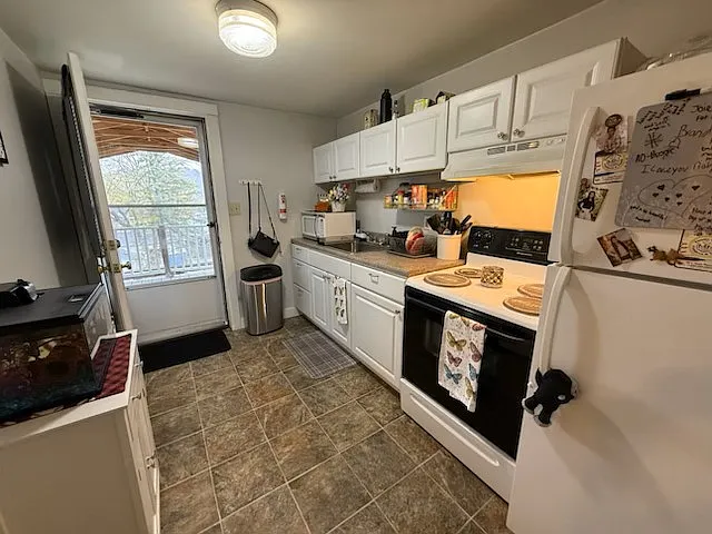 Kitchen - 336B