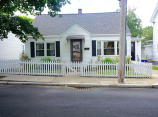 18 Buchanan St, Winthrop, MA 02152