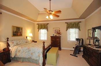 5th image of 1927 Governors Pointe Dr