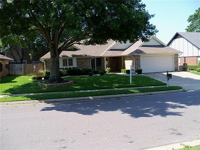 1st image of 1420 Country Meadows Dr