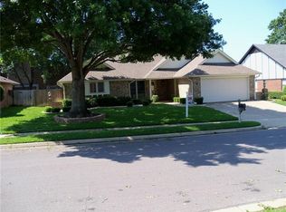 1420 Country Meadows Dr, Bedford, TX 76021