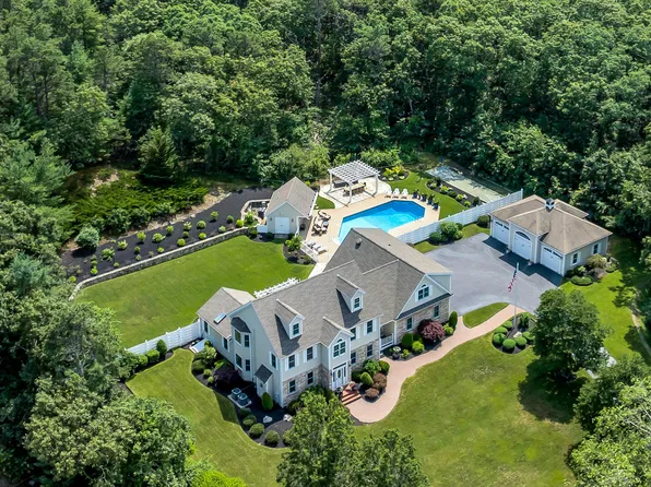 7 Winnies Way, East Sandwich, MA 02537