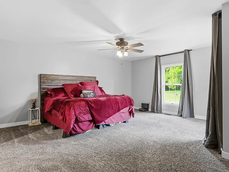 1126 Somerset Ln — Photo 30