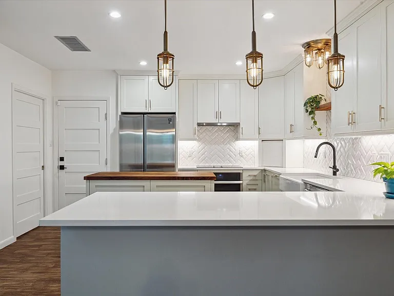 7922 Woodway Dr — Photo 10