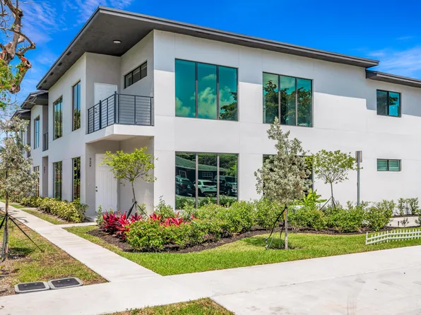 333 NW 41st St #329, Oakland Park, FL 33309