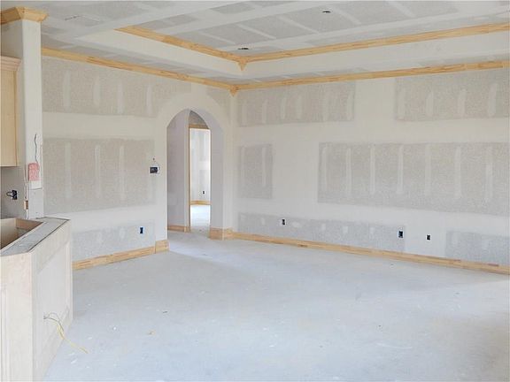 2nd image of 2317 Blackmore Ave