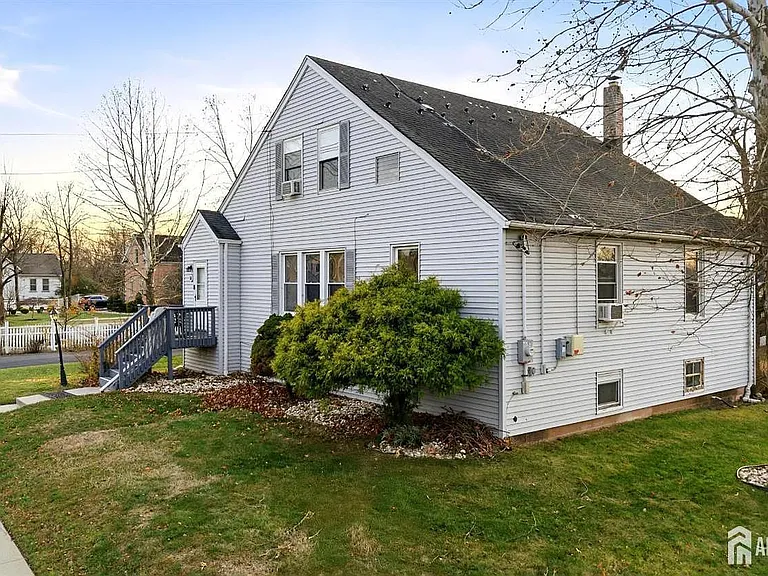 58 Brotherhood St — Photo 3