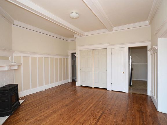 4th image of 602 Broderick St APT 3