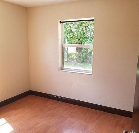 5th image of 1571 NE 43rd Ct