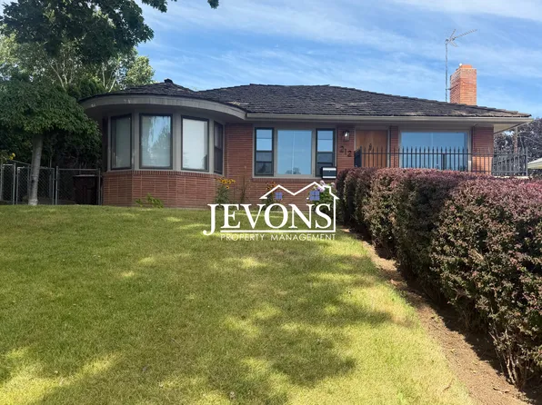 212 N 26th Ave, Yakima, WA 98902