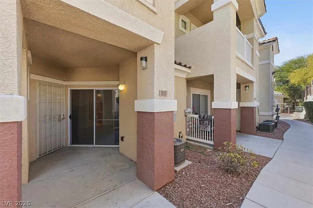 5855 Valley Dr — Photo 2