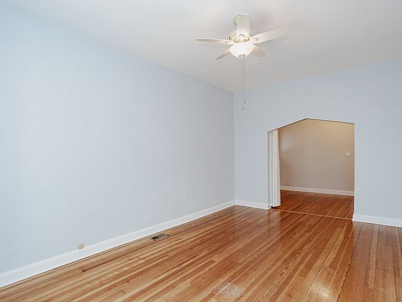 5th image of 3044 N Leavitt St #1