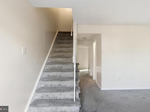 3rd image of 11440 Laurelwalk Dr #76