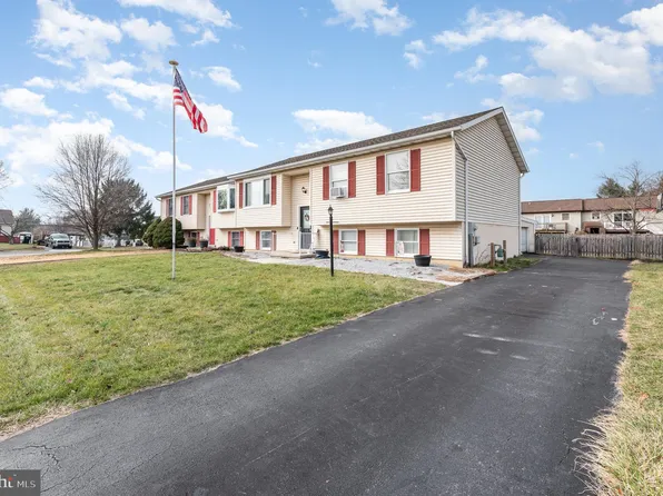 35 Dogwood Ln, Hanover, PA 17331