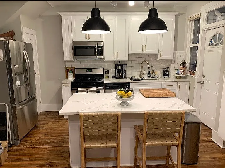 220 Adams St NE — Photo 6