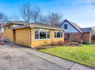 9441 Kenneth Ave, Skokie, IL 60076