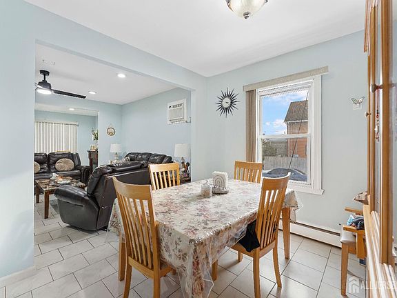 5th image of 45 Leick Ave