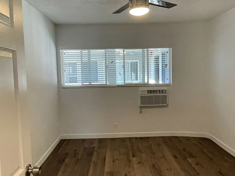 1815 N. Harvard Blvd — Photo 29