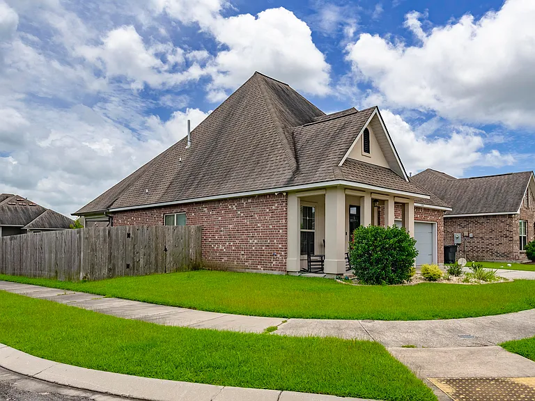 1201 Rustic Pine Dr — Photo 2