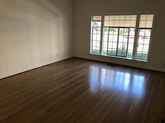 2nd image of 152 S Spalding Dr #152