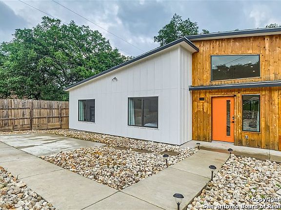 3rd image of 1552 Westview Court Dr