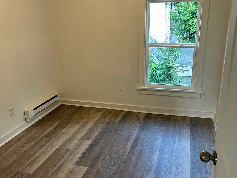 323 W Calthrop Ave #2 — Photo 20