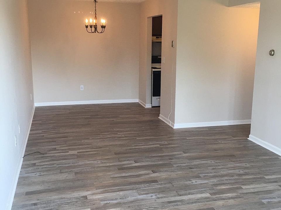 1st image of 162 Thistlewood Ave #6