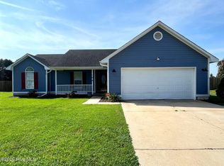 108 Chapel Hill Dr, Raeford, NC 28376
