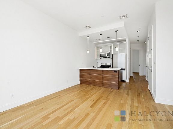 3rd image of 86 Marcy Ave APT 3B