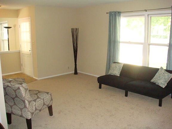 Living rm - new carpeting